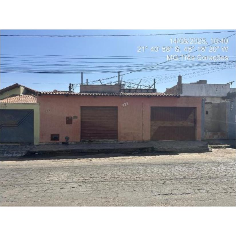 Casa em Três Corações/MG com 99m² e 1 vaga