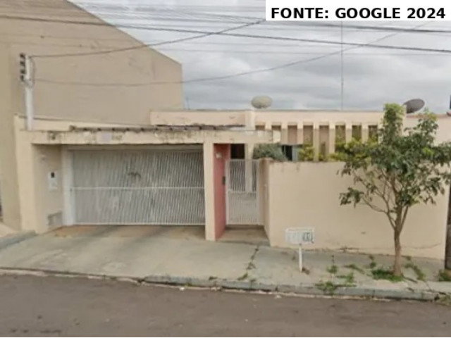 Casa com terreno de 504m² em Adamantina