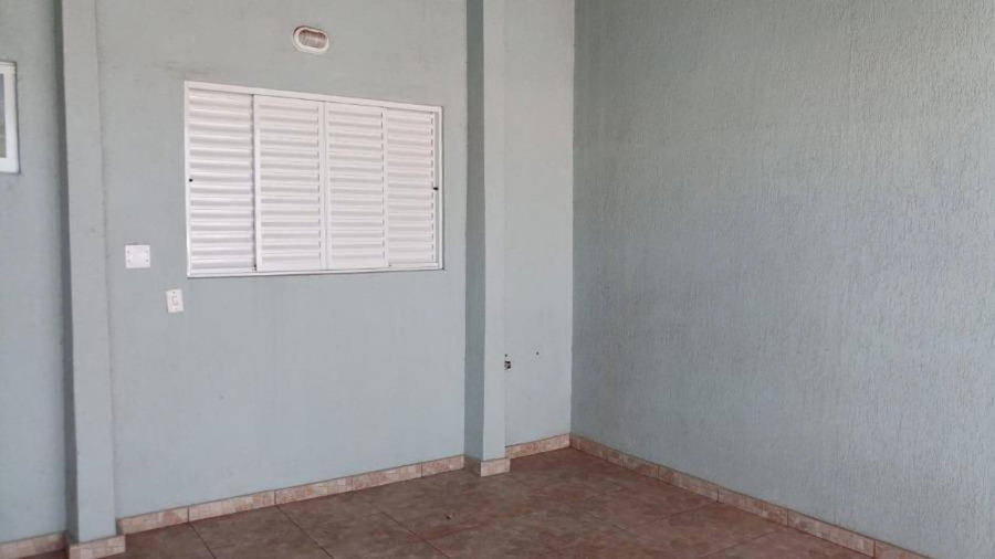 Casa com 5 quartos, 4 banheiros e 1 vaga de garagem