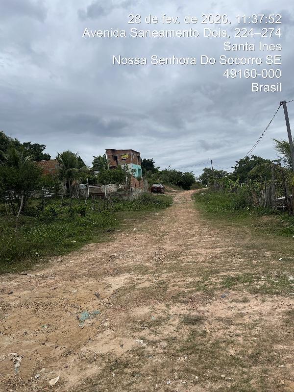 Casa com 2 quartos, 1 banheiro e área de serviço