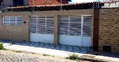 Casa em Natal/RN com 3 quartos e 2 banheiros