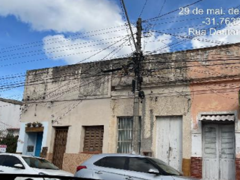 Casa residencial com 1 dormitório e 41m² construída, ocupada