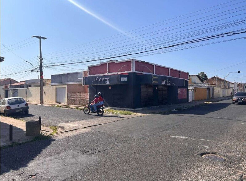 Terreno com Casa em Ruína em Teresina