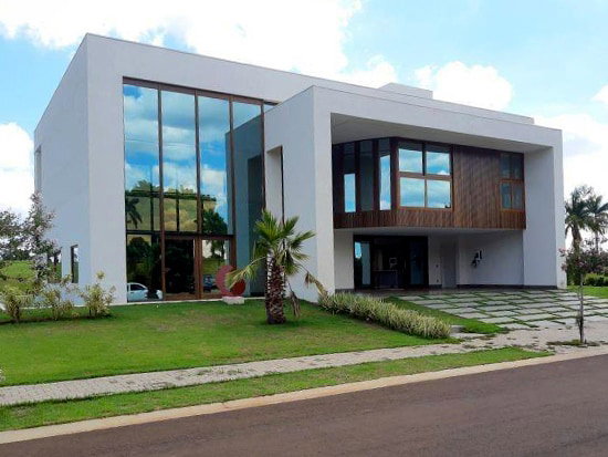 Casa com 581,36 m², 1 vaga, desocupada em condomínio
