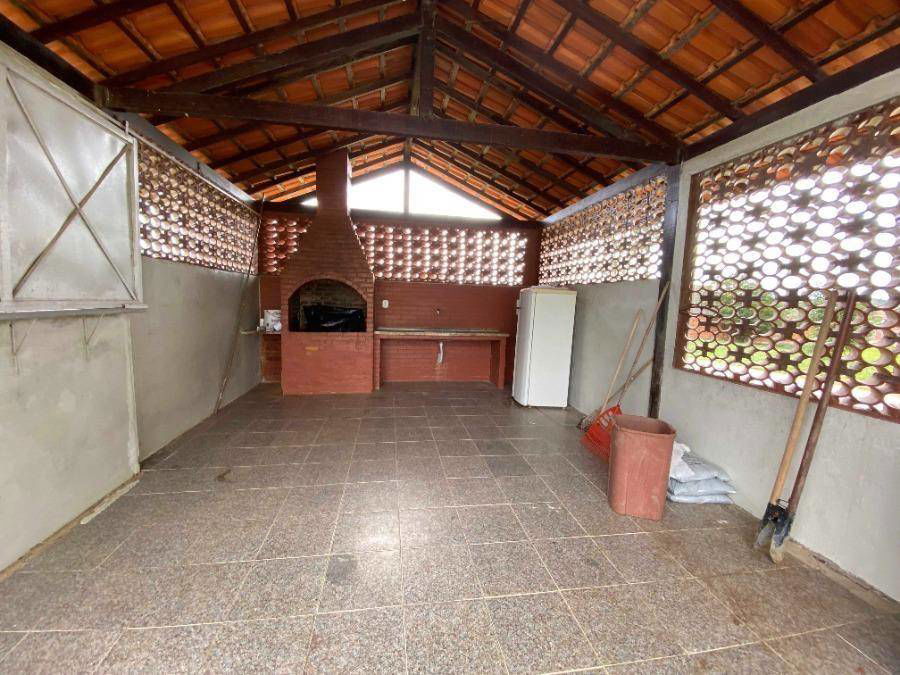 Casa ocupada com 75m² construída em condomínio fechado