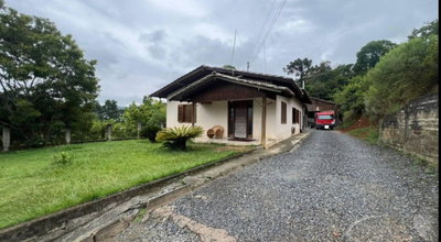 Casa com 3 Quartos e Galpão em Rio do Sul