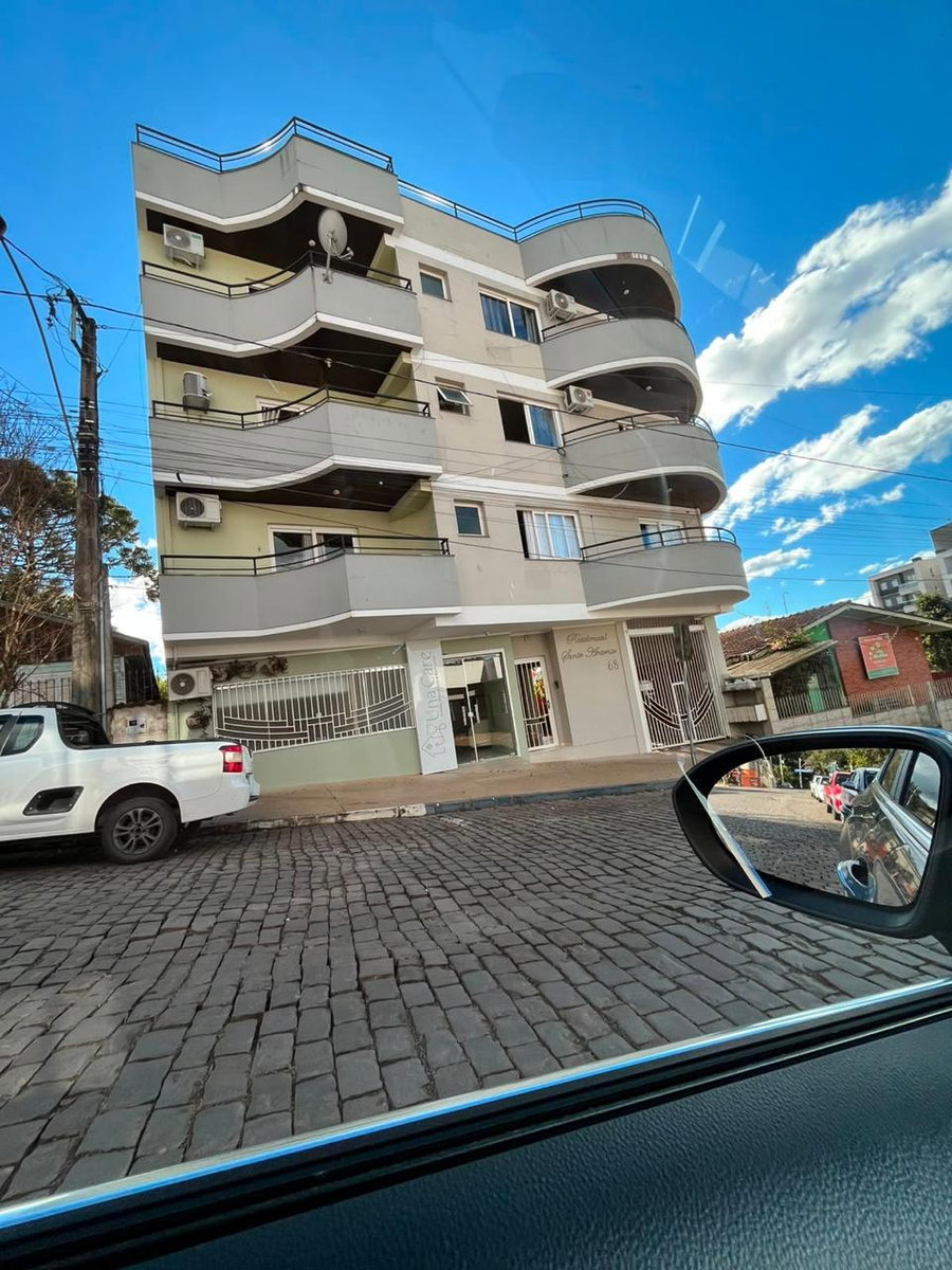 Conjunto de 7 imóveis comerciais e residenciais em Sobradinho/RS