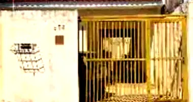 Casa em leilão com 2 quartos e 2 banheiros