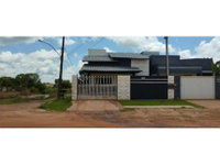 Casa padrão 93m² ocupada com 1 vaga - Centro/RO