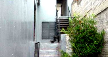 Casa com 160m² construída em terreno de 300m², ocupada