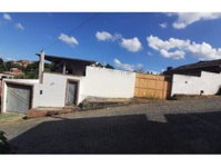 Casa de alto padrão no Loteamento Julio com 297m² construídos
