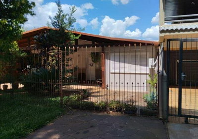 Casa com 216m² de Área Construída em Terreno de 408m²
