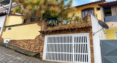 Casa ocupada com 143 m² e 3 quartos