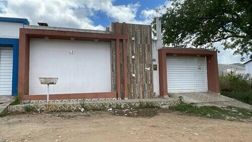 Casa com 3 Quartos, 2 Banheiros, 124m² Construída, Ocupada