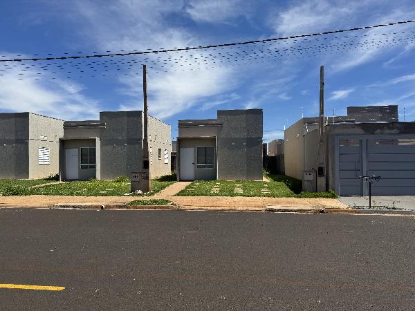 Casa com 2 quartos, 44m² construídos e terreno 160m²