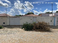 Casa com 2 quartos e 1 banheiro, área construída de 61.87m², desocupada