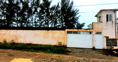 Casa em condomínio com 1 vaga e 79m² construída, ocupada