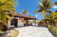 Bangalô com 2 suítes, piscina e 2 vagas em condomínio