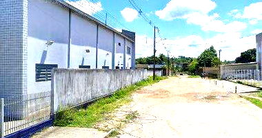 Apartamento com 2 quartos, varanda e 1 vaga de garagem