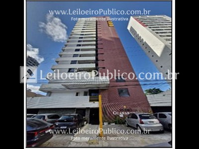 Apartamento com Varanda e 1 Vaga de Garagem