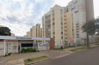 Apartamento térreo com 2 quartos, 1 banheiro e vaga de garagem