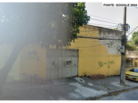 Galpão com 360,60m² em mau estado de conservação