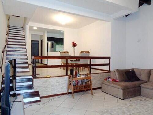 Casa Ocupada com 4 Quartos e 2 Vagas em Niterói