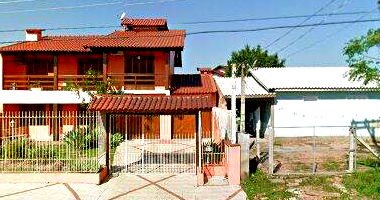 Casa com 42m² e Terreno de 299,78m² na Rua Delmar Hennemann