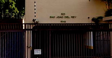 Vaga de Garagem em Edifício com Manobrista