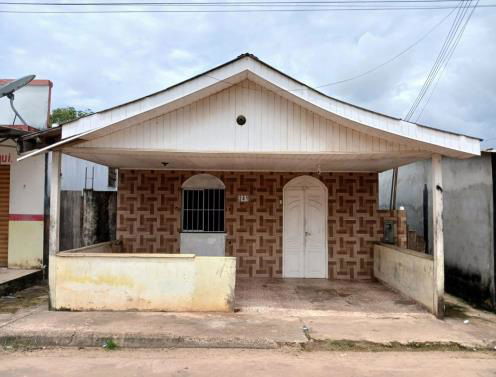 Casa com 3 quartos, 2 banheiros, 142m² construída, ocupada