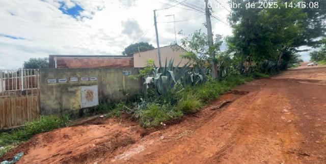 Casa com 3 quartos, 2 banheiros, 1 vaga, 61.87m², ocupada