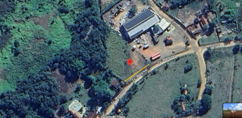 Terreno urbano de 2.750 m² com estrutura rústica