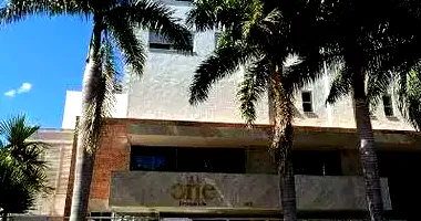 Apartamento Ocupado com 2 Vagas em Leilão