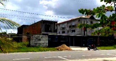 Casa Ocupada em Peruíbe com 350m² e 247m² Construídos