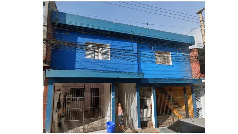 2 imóveis com 6 unidades domiciliares e 578m² construídos, desocupados