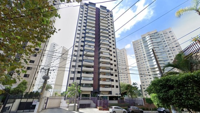 Apartamento 114 m² com 2 vagas de garagem no Edifício Monte Carlo