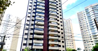 Apartamento 114 m² com 2 vagas de garagem no Edifício Monte Carlo