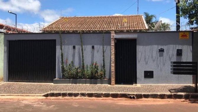 Casa padrão 2 quartos 1 banheiro 1 vaga 129m² construída ocupada