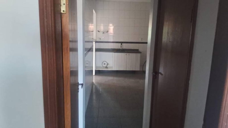 Apartamento com 3 quartos, 2 banheiros e 1 vaga de garagem