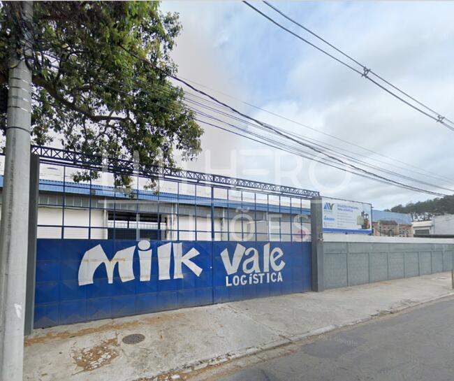 Galpão com 4 lotes unificados, 1.022m² área útil, 0 banheiros, 0 quartos