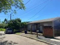 Casa com 1 vaga de garagem, 298m² de terreno, ocupada