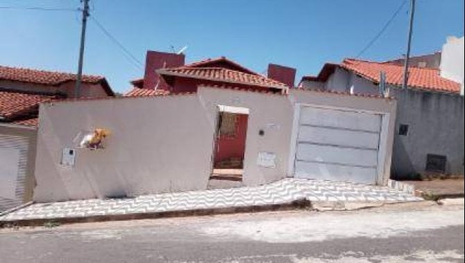 Casa com 2 quartos e 2 banheiros, 68 m², ocupada