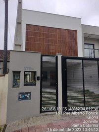 Casa Desocupada com 3 Quartos, 2 Banheiros e 145m² Construída