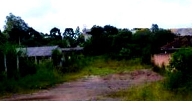 Terreno de 612m² ocupado em Planta Deodoro