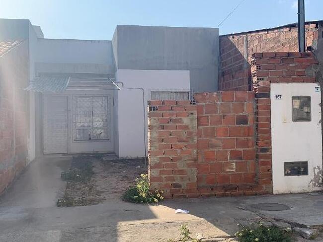 Casa com 2 quartos, 1 banheiro e 54,08 m² construída, desocupada