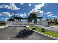 Casa em Leilão com 2 Vagas e 81m² Construídos