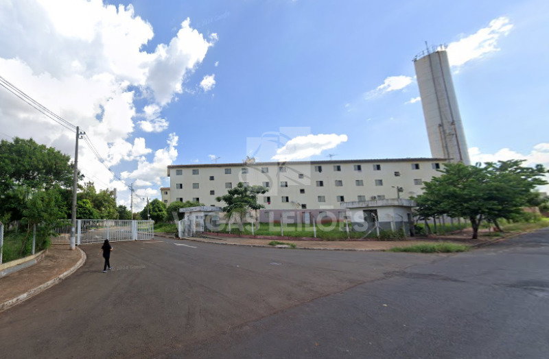 Apartamento 2 Quartos 49m² no Parque dos Pinus - Oportunidade em Leilão