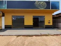 Casa comercial com 3 quartos e 2 banheiros, 330m² construídos, ocupada