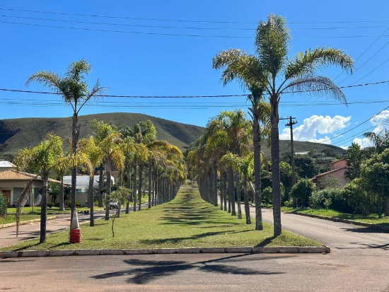 Loteamento com 770m² em Nova Lima