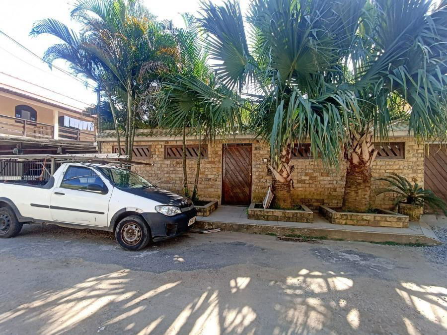Casa com 3 quartos, 2 banheiros, 1 vaga, 160m² construída, ocupada